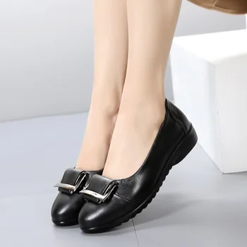  Популярные Женские повседневные туфли-лодочки из мягкой натуральной кожи с круглым носком, женские оксфордские туфли без застежки на плоской подошве, женские тонкие туфли для матери, большие размеры