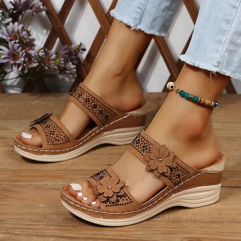  Женские тапочки, Большие размеры, Женская обувь, Римские сандалии в стиле ретро, Женские повседневные сандалии на танкетке с цветочным рисунком, тапочки на платформе.